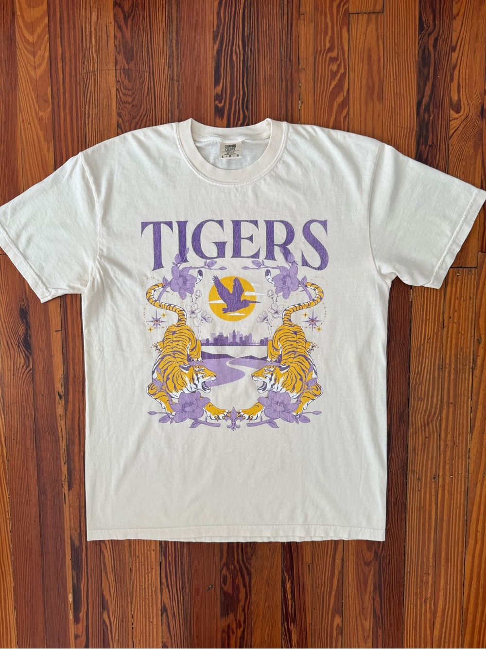 LSU Tigers Tshirt Size Large Ivory